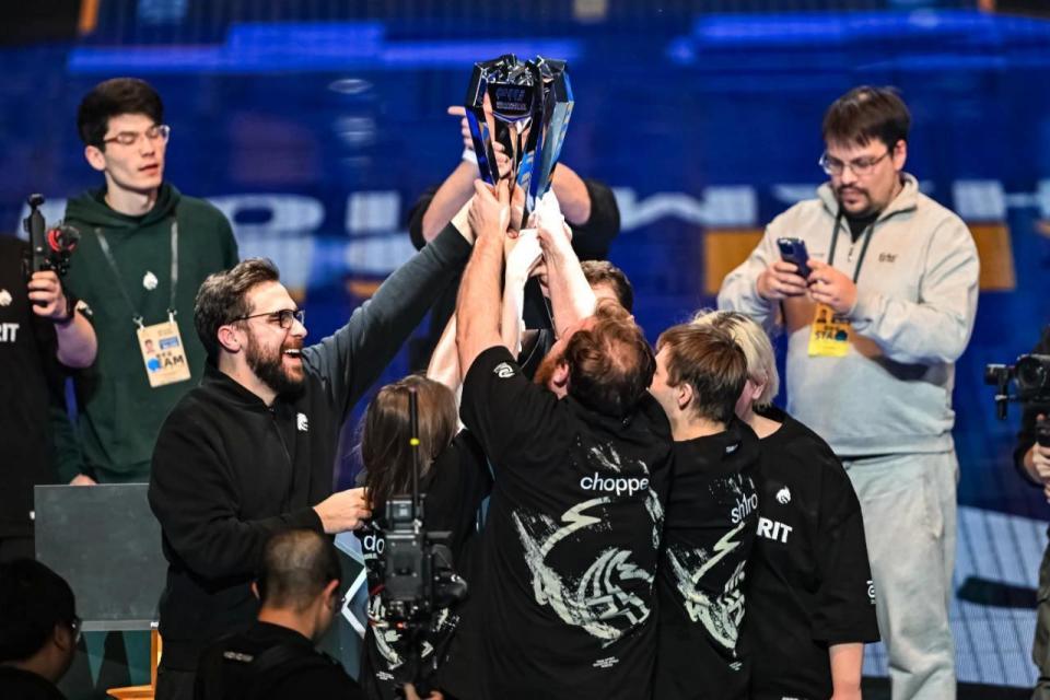 正戳中争议 正戳中争议